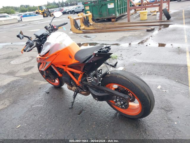 2022 KTM 1290 VBKV39404NM955670 Photo 2