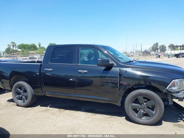 RAM 1500 Express  4x4 5'7 Box 2018 3C6RR7KT0JG254390 Image 14