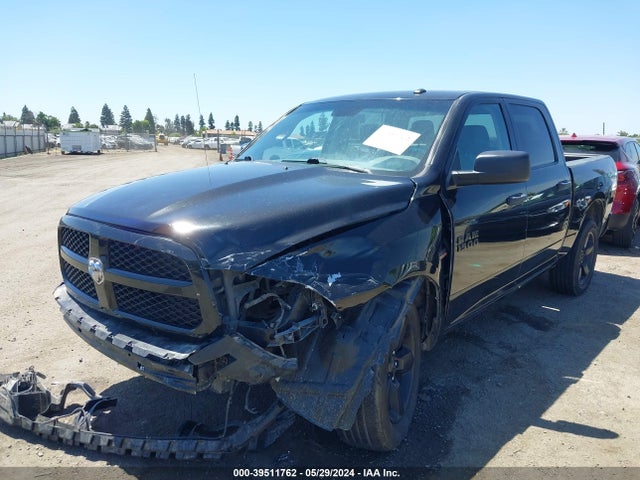 RAM 1500 Express  4x4 5'7 Box 2018 3C6RR7KT0JG254390 Image 2