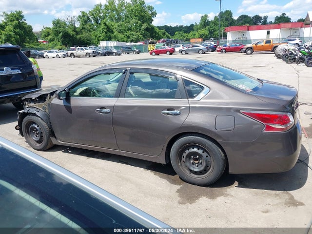 Nissan Altima 2.5 S 2015 1N4AL3AP1FC125658 Image 15