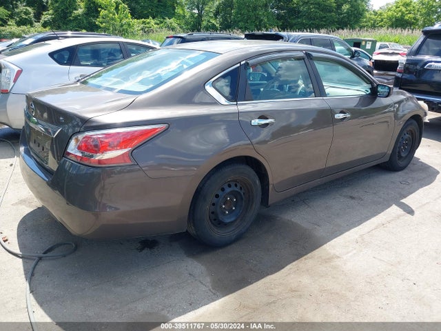 Nissan Altima 2.5 S 2015 1N4AL3AP1FC125658 Image 4