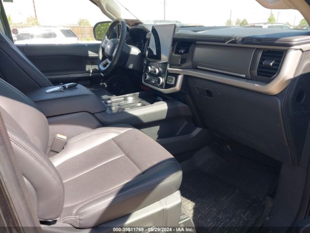1FMJU1J85REA18671 Ford Expedition Xlt