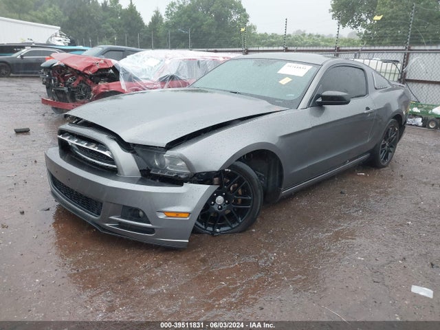Ford Mustang V6 2014 1ZVBP8AM8E5228789 Image 2