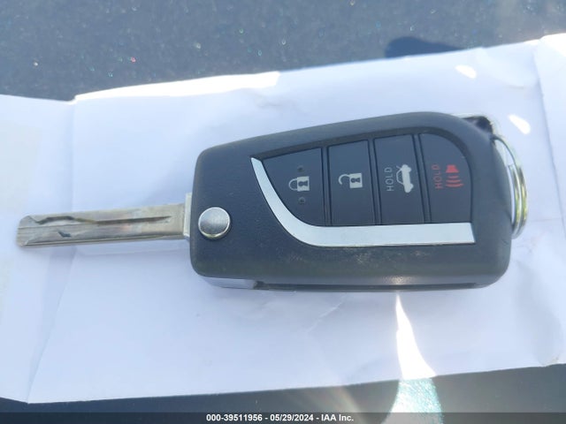39511956 :رقم المزاد ، 4T1G11AKXLU374187 vin ، 2020 Toyota Camry Se مزاد بيع