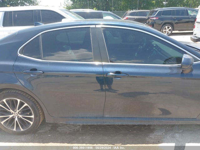 39511956 :رقم المزاد ، 4T1G11AKXLU374187 vin ، 2020 Toyota Camry Se مزاد بيع