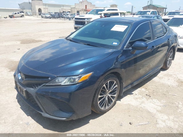 39511956 :رقم المزاد ، 4T1G11AKXLU374187 vin ، 2020 Toyota Camry Se مزاد بيع