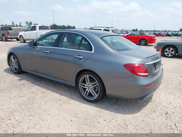 Mercedes-Benz E 300 2018 WDDZF4JB6JA402443 Image 3
