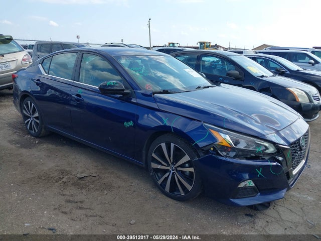 2022 1N4BL4CV3NN345909 main image