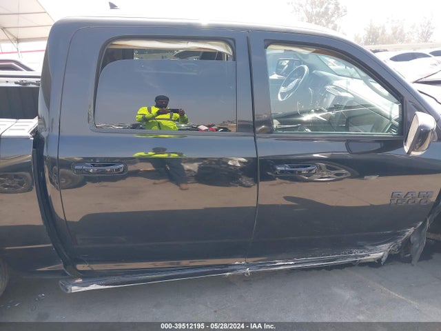 RAM 1500 Night  4x4 5'7 Box 2017 1C6RR7MT2HS793173 Image 13