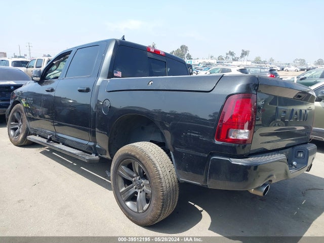 RAM 1500 Night  4x4 5'7 Box 2017 1C6RR7MT2HS793173 Image 3