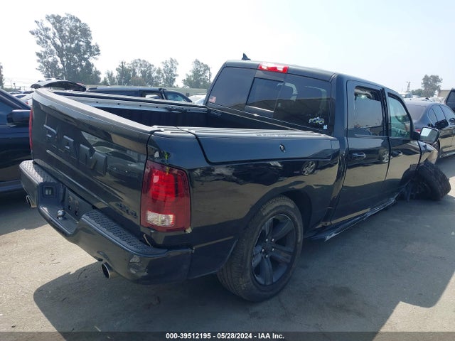 RAM 1500 Night  4x4 5'7 Box 2017 1C6RR7MT2HS793173 Image 4