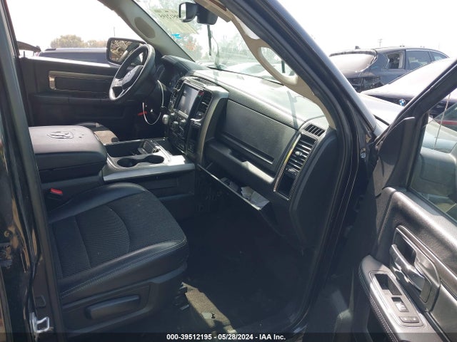 RAM 1500 Night  4x4 5'7 Box 2017 1C6RR7MT2HS793173 Image 5