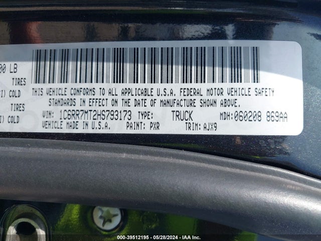 RAM 1500 Night  4x4 5'7 Box 2017 1C6RR7MT2HS793173 Image 9