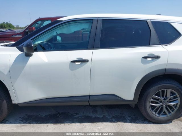 5N1BT3AA5NC704172 Nissan Rogue S Fwd