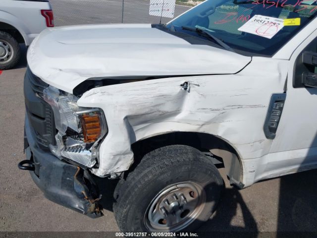 1FDBF3A68JEC48119 Ford F-350 Xl