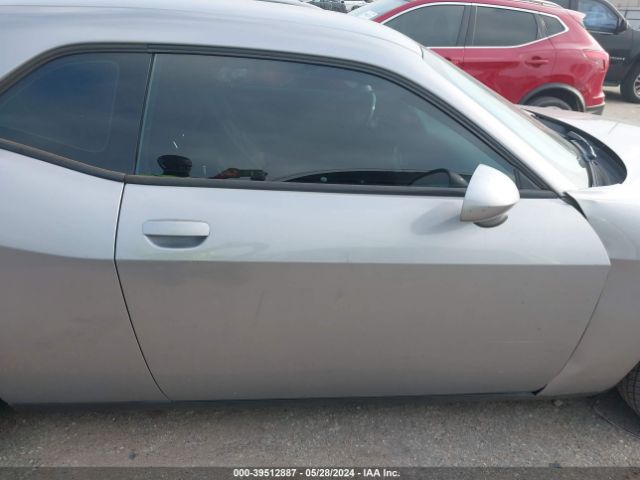2C3CDZAG6GH315994 Dodge Challenger Sxt