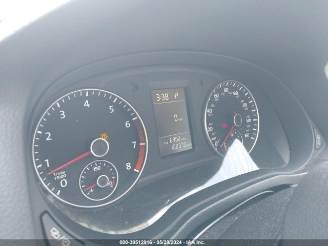 1VWAT7A39FC071635 Volkswagen Passat 1.8t Limited Edition