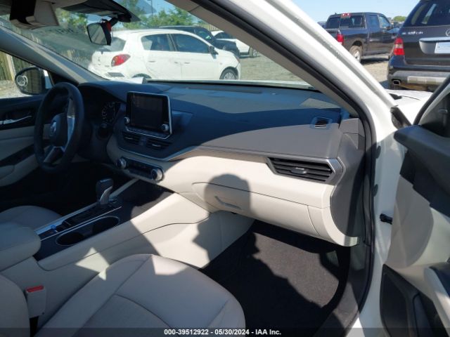 1N4BL4DW9NN308659 Nissan Altima Sv Intelligent Awd