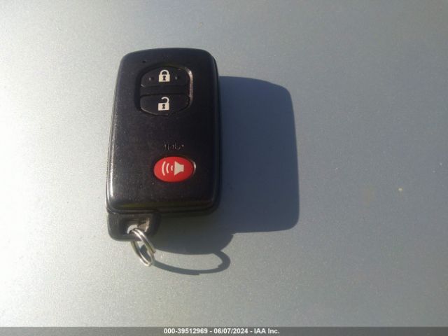JTDZN3EU0EJ002032 Toyota Prius V Five