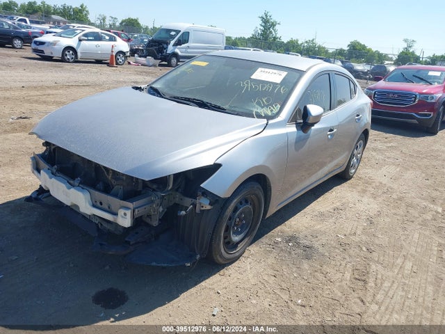Mazda Mazda3 I Touring 2015 JM1BM1V70F1255033 Image 2