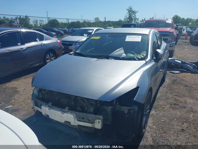 Mazda Mazda3 I Touring 2015 JM1BM1V70F1255033 Image 6