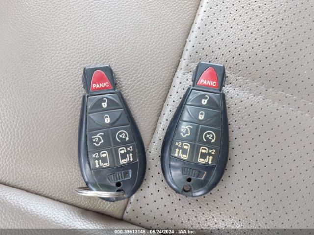 2C4RC1CG6ER107774 Chrysler Town & Country Touring-l