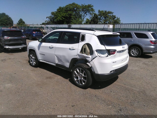 3C4NJDFB6NT103579 Jeep Compass Latitude Lux 4x4