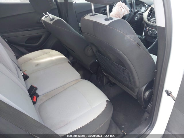 Chevrolet TRAX LS 2019 3GNCJKSB9KL214275 Image 8