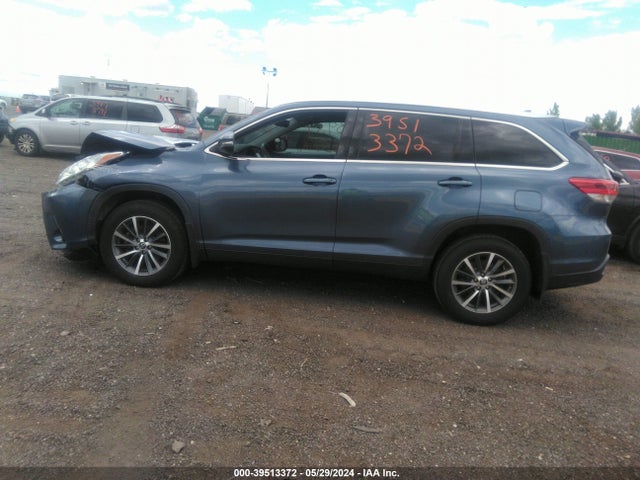 Toyota Highlander Xle 2019 5TDJZRFH1KS739616 Image 14