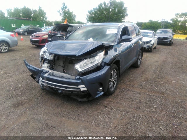 Toyota Highlander Xle 2019 5TDJZRFH1KS739616 Image 2