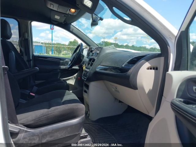 2C4RDGBG5GR144657 Dodge Grand Caravan Se Plus