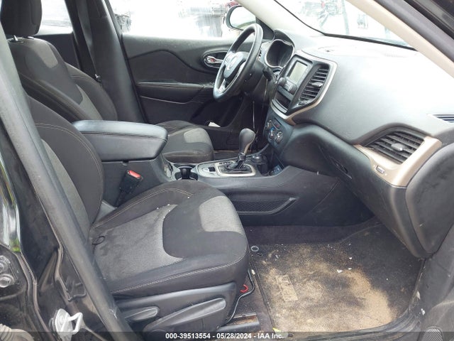 1C4PJMAB4GW266423 Jeep Cherokee Sport