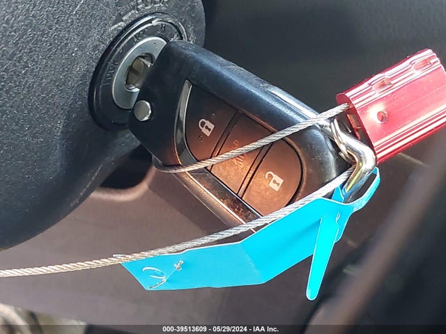 Toyota C-HR XLE 2018 NMTKHMBX0JR051045 Image 11