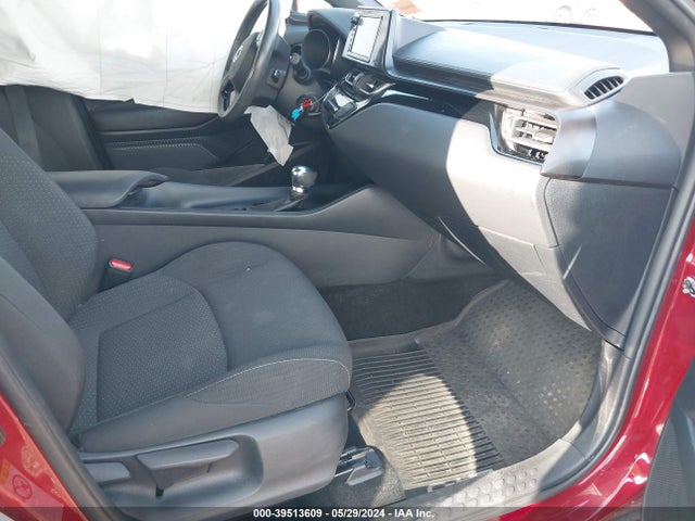 Toyota C-HR XLE 2018 NMTKHMBX0JR051045 Image 5