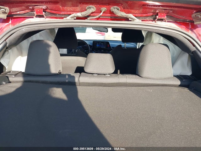 Toyota C-HR XLE 2018 NMTKHMBX0JR051045 Image 8