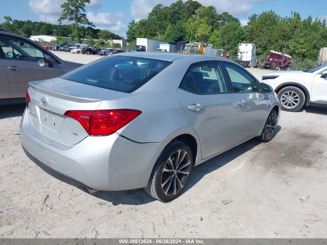 Toyota COROLLA SE 2018 5YFBURHE4JP767925 Image 4