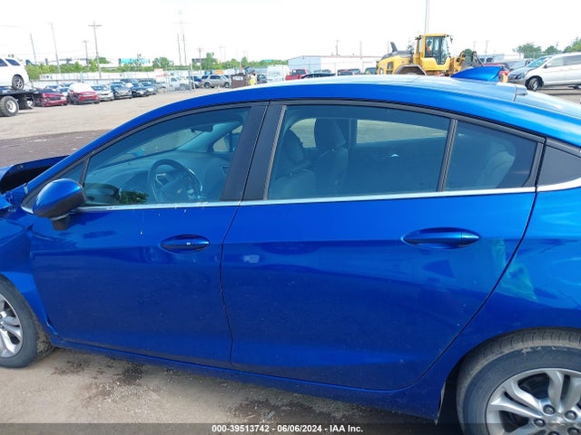 Auction sale of the 2019 Chevrolet Cruze Lt, vin: 1G1BE5SM3K7118151, lot number: 39513742