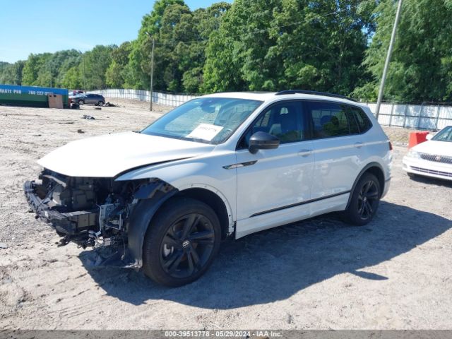 3VVCB7AX1PM024893 Volkswagen Tiguan 2.0t Se R-line Black