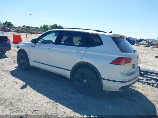3VVCB7AX1PM024893 Volkswagen Tiguan 2.0t Se R-line Black