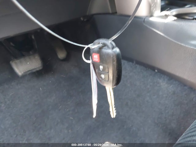 Toyota RAV4 LE 2018 JTMZFREV3JJ734478 Image 11