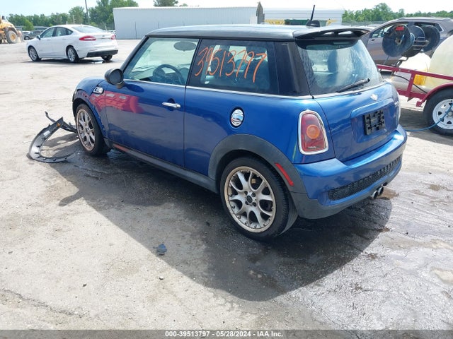 2008 MINI COOPER S WMWMF73548TT91757 Photo 2