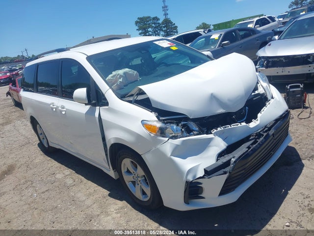 Toyota Sienna Le 8 Passenger 2018 5TDKZ3DC4JS953958 main image
