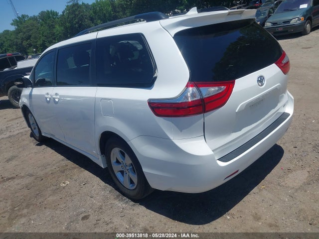 Toyota Sienna Le 8 Passenger 2018 5TDKZ3DC4JS953958 Image 3