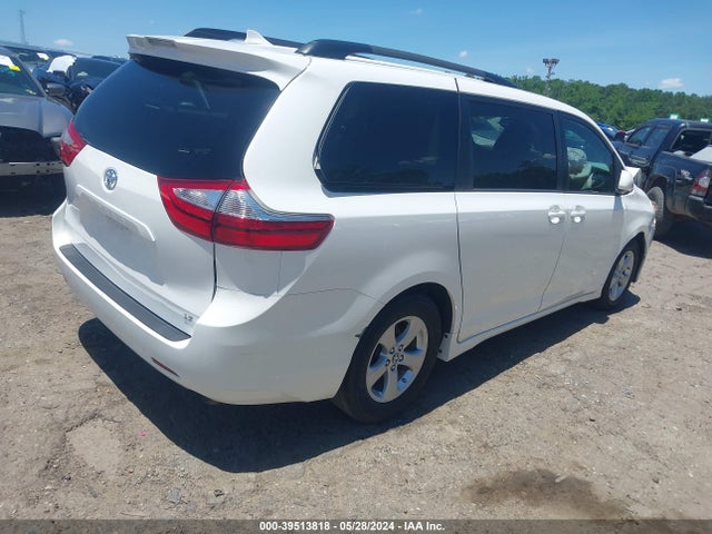 Toyota Sienna Le 8 Passenger 2018 5TDKZ3DC4JS953958 Image 4