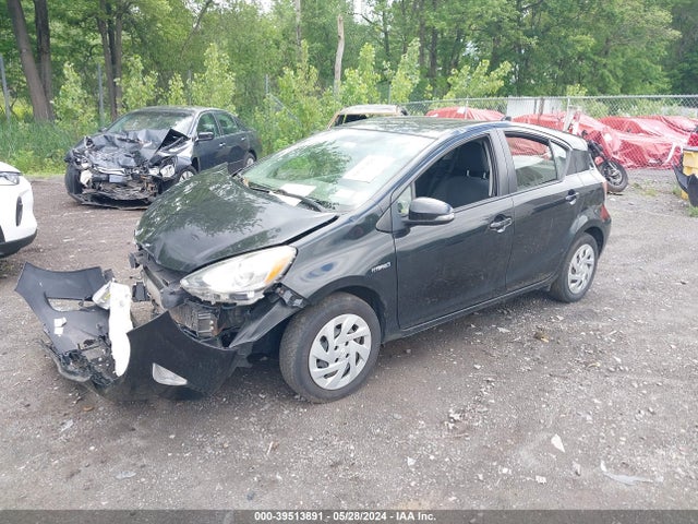 Toyota Prius C Three 2016 JTDKDTB3XG1133195 Image 2