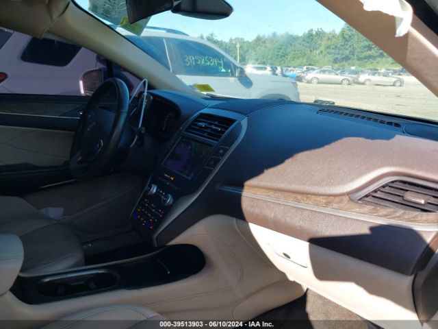 5LMCJ3D98JUL01185 Lincoln Mkc Reserve