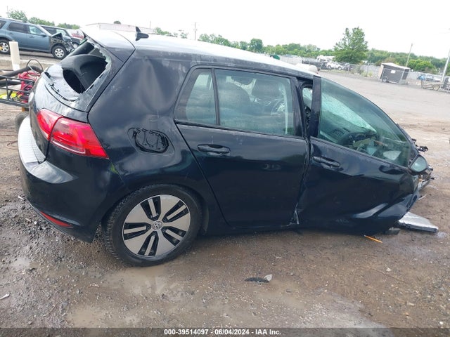 WVWKP7AU0GW909846 Volkswagen E-golf Se