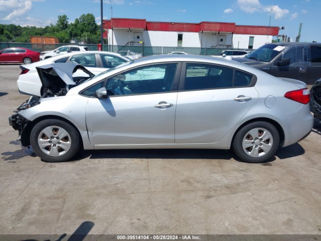 KNAFK4A68F5377151 KIA FORTE LX