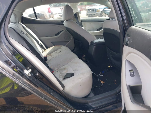 KIA Optima Lx 2015 5XXGM4A74FG357727 Image 8