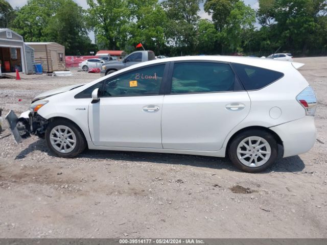 JTDZN3EU0E3307308 Toyota Prius V Three